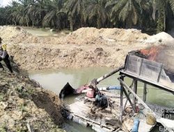 Tak Beri Ruang PETI, Polsek Singingi Musnahkan Rakit Tambang Ilegal