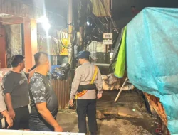 Truk Terperosok Depan Mako C Pelopor, Brimob Bantu evakuasi dan Urai Lalin