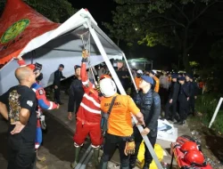 Gunung Sampah di TPST Bantargebang Longsor, 4 Orang Tewas dan Sejumlah Truk Tertimbun