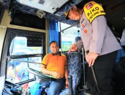 Tinjau Terminal Purabaya, Kapolri Ke Sopir Bus: Hati-Hati dan Jaga Keselamatan Pemudik