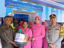 Kapolres Metro Tangerang Kota Cek Pos Pengamanan Mudik, Bhayangkari Turun Berbagi Kepedulian