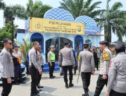 Pejabat Utama Polda Metro Jaya Cek Pos Pelayanan Tol Jakarta–Merak, Pastikan Arus Mudik Aman dan Lancar