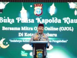 Perkuat Kamtibmas di Bulan Suci Ramadhan, Kapolda Riau Buka Bareng Ojol dan Mahasiswa