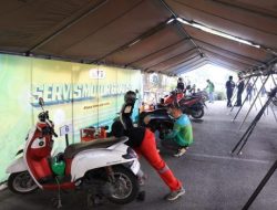 Bengkel Gratis Brimob Polda Riau Diserbu, Ratusan Ojol Antre