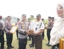 Berikan Penghargaan Kepada Satpam UIN Suska Riau yang Bantu Mahasiswi Korban Penusukan, Kapolda Riau: Perbuatan Terpuji yang Bisa Menginspirasi Masyarakat Lain