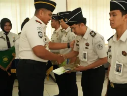 Penyematan Kenaikan Pangkat Pegawai, Kepala Rutan Amanatkan Sebagai Bentuk Amanah Baru yang Harus Dipertanggungjawabkan