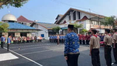 Warga Binaan Rutan Surakarta Ambil Bagian dalam Upacara Bendera Hari Kesadaran Nasional 