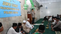 Jumat Curhat di Masjid, Kapolrestro Tangerang Kota Ajak Warga Jaga Generasi Muda