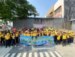 Polisi Datang ke Sekolah, Anak TK di Sepatan Belajar Tertib Lalu Lintas dengan Ceria