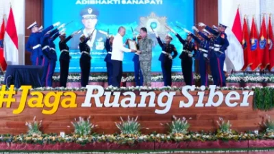 Panglima TNI Terima Penghargaan Adhibhakti Sanapati dan Berikan Ceramah Umum di BSSN