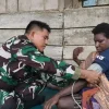 Senyum Bahagia Ibu Modesta Akarepia, Dapat Layanan Kesehatan Dari Satgas TMMD Kodim 1710/Mimika