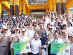 Polda Riau Gelar Apel Penyerahan Kartu BPJS Ketenagakerjaan PPPK dan PHL