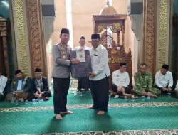 Kapolres Metro Tangerang Kota Gelar Jumat Curhat di Pinang, Salurkan Sembako Untuk Santri dan Ojol Kamtibmas
