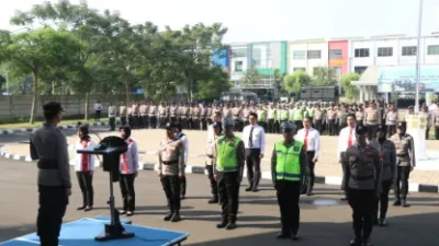 Kapolres Metro Tangerang Kota Pimpin Upacara Penghargaan 25 Personel Berprestasi