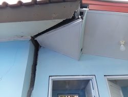 Baru Enam Bulan, Bangunan SDN Kedungwaringin 01 Retak dan Ambrol, Kontraktor Disorot