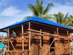 Satgas TMMD Ke-128 Kodim 1710/Mimika: Pemasangan Atap Rampung, Progres Pembangunan 5 Rumah Capai 90 Persen