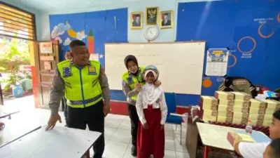 Satlantas Polres Metro Tangerang Kota Edukasi Siswa SD soal Tertib Lalu Lintas dan Anti Bullying