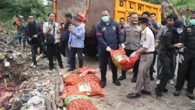 Bareskrim Polri Musnahkan Ribuan Kilogram Bawang Impor Ilegal dari Jalur Tikus Perbatasan Malaysia