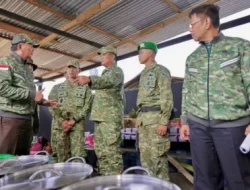 Wapang TNI Dampingi Menhan RI Tinjau Yonif TP 808/Mbaham Matta di Papua Barat