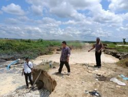 Polsek Kuantan Mudik Tertibkan PETI di Sungai Tanalo Ulu, 5 Rakit Dimusnahkan