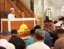 Tausiyah Subuh Bersama UAS, Kapolres Kampar Jalin Silaturahmi dengan Jamaah Masjid Hj Rohana