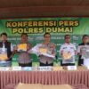 Polres Dumai Gelar Konferensi Pers Kasus Pembunuhan di Bukit Timah, Pelaku Terancam Hukuman Seumur Hidup