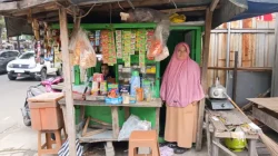 Siti Berharap Wali Kota Bogor Dedie Rachim Bantu Modal dan Perbaikan Warung