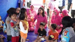 Bhayangkari Metro Jakpus Salurkan Bantuan dan Trauma Healing untuk Korban Kebakaran Pasar Jiung