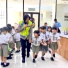 Belajar Tertib Berlalu Lintas Sejak Dini, Murid TK Perguruan Buddhi Kunjungi Polres Metro Tangerang Kota