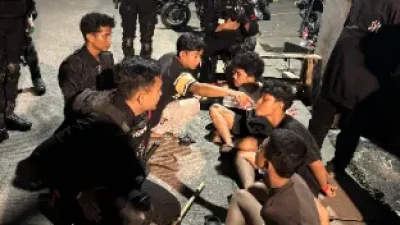 Antisipasi Tawuran Dini Hari, Tim Patra Satbrimob Polda Metro Jaya Amankan Pemuda Membawa Senjata Tajam di Bekasi