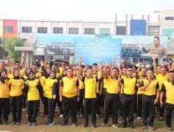 Sambut Hari Bhayangkara ke-80, Ratusan Personel dan Bhayangkari Polres Metro Tangerang Kota Olahraga Bersama