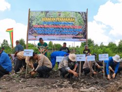 Peringatan Hari Lingkungan Hidup Sedunia, Polres Siak Bersama Pemerintah Kampung Penyengat Tanam 7.000 Bibit Mangrove