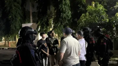 Brimob Polda Metro Jaya Amankan Remaja Terindikasi Narkoba Saat Patroli Cegah Tawuran di Bekasi