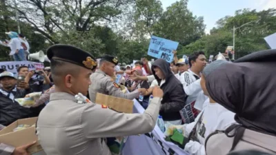 Polda Metro Jaya Pastikan Aksi Unjuk Rasa di Silang Selatan Monas Berjalan Terkendali