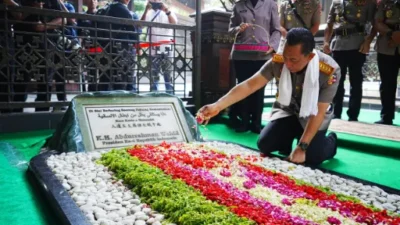Kapolri Kenang Jejak Reformasi Gus Dur Melalui Ziarah di Tebuireng Jelang Hari Bhayangkara ke-80