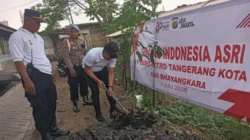 Jaga Jakarta+ Gerakan Indonesia Asri, Polisi dan Warga Neglasari Hijaukan Lingkungan