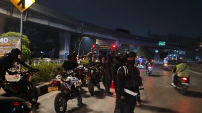 Brimob Polda Metro Jaya Amankan Pengendara Mabuk Tanpa Surat Kendaraan di Jakut