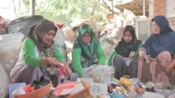 Kolaborasi Solusi Bangun Indonesia dan Bank Sampah Dorong Ekonomi Sirkular di Masyarakat