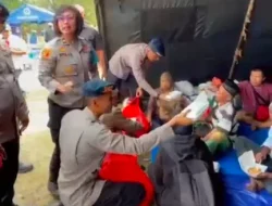 Brimob Metro Jaya Kerahkan 2 Unit Kendaraan Dapur Lapangan (Randurlap), Bagikan Bantuan Makanan Untuk Korban Kebakaran Pasar Jiung