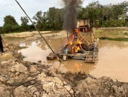 Polsek Benai Tertibkan Dugaan Aktivitas PETI di Desa Gunung Kesiangan, 2 Rakit Dimusnahkan