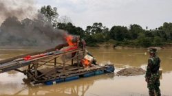 Polsek Cerenti Tertibkan Aktivitas PETI di Sungai Kuantan, 31 Rakit Dimusnahkan
