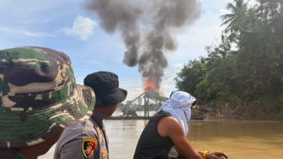 Polsek Cerenti Tertibkan 13 Rakit PETI di Sepanjang Aliran Sungai Batang Kuantan