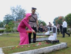 Peringati Hari Bhayangkara ke 80, Polres Dumai Gelar Upacara Ziarah di Makam Pahlawan Damai Sentosa