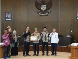 Polda Riau Raih Dua Penghargaan Keterbukaan Informasi, Kapolda: Kado Istimewa Hari Bhayangkara ke-80