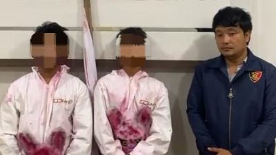 Ingin Viral di Media Sosial, 2 Pemuda Berpakaian Ala Pocong Keliling Kota Taluk Kuantan