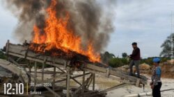 Polsek Singingi Hilir Tertibkan Aktivitas PETI di Desa Petai, 2 Rakit Dompeng Dimusnahkan