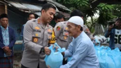 Jaga Jakarta On The Spot di Teluknaga, Kapolres Ajak Warga Jaga Kamtibmas dan Bagikan Bantuan Sosial