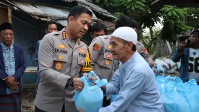 Jaga Jakarta On The Spot di Teluknaga, Kapolres Ajak Warga Jaga Kamtibmas dan Bagikan Bantuan Sosial