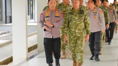 Kapolri Perkuat Soliditas TNI-Polri Lewat Silaturahmi Dengan Panglima TNI di Mabes TNI