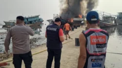 Tiga Kapal Terbakar di Dermaga Kaliadem Muara Angke, Polisi Amankan Lokasi
